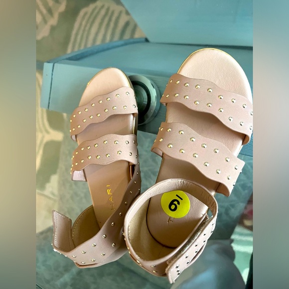 Tahari toddler sandals 9T NOWT - Picture 5 of 6